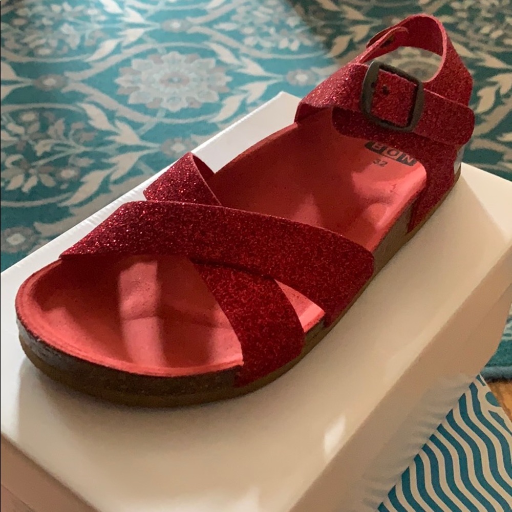 Bonton crossover glitter sandals